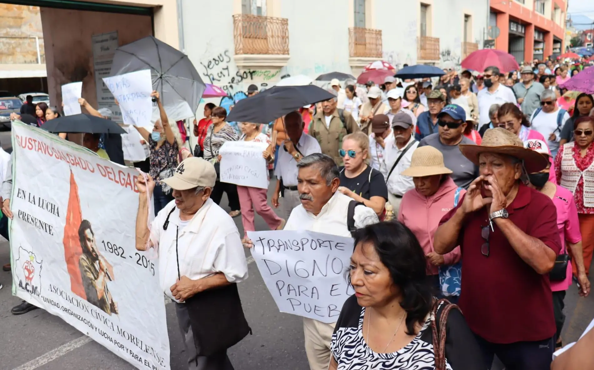 LUIS-F6EN Más de la mitad de los participantes votaron en contra el alza al pasaje (3)